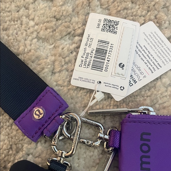 Lululemon Dual Pouch - Picture 2 of 2